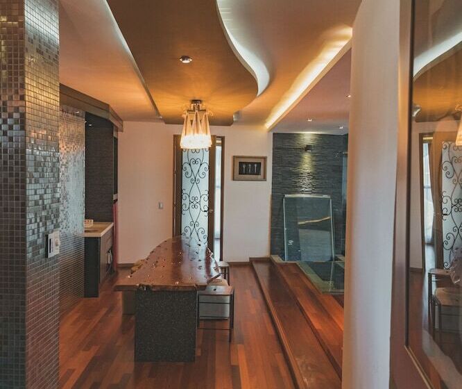 סוויטת פרמיום, Scarboro