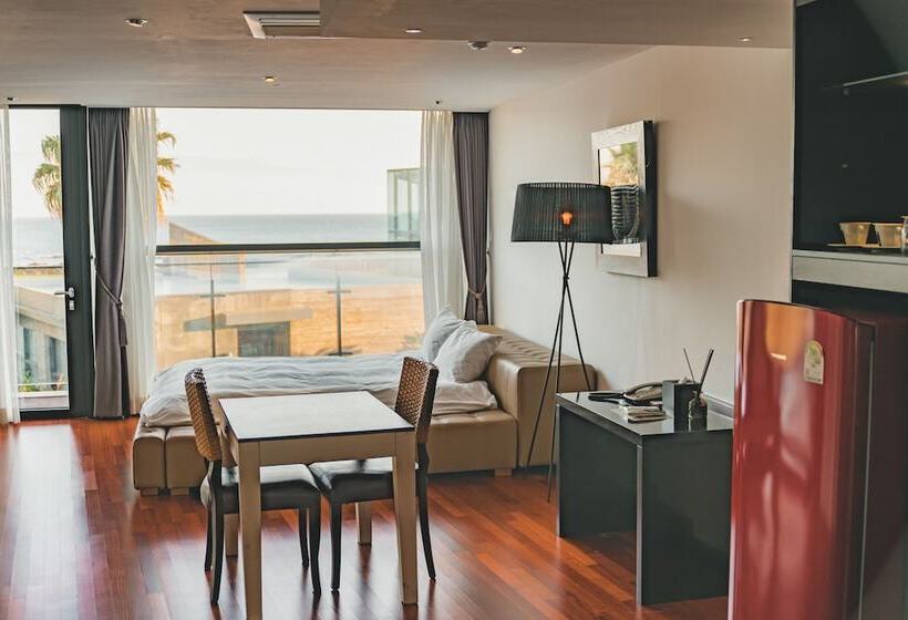 חדר פרמיום, Scarboro