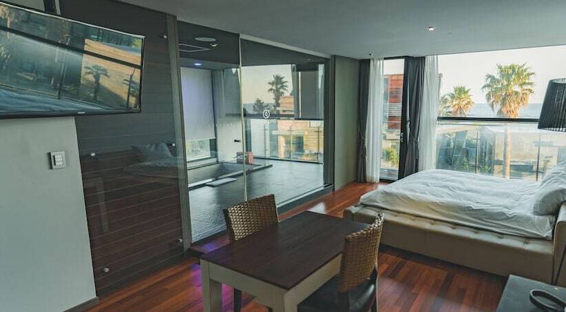 חדר פרמיום, Scarboro