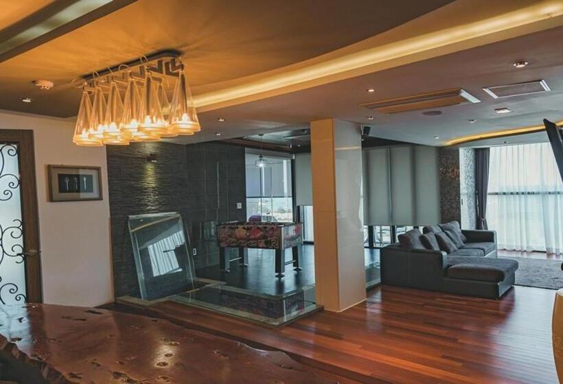 סוויטת פרמיום, Scarboro