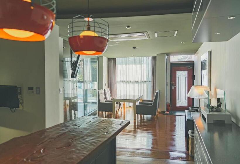 סוויטה משפחתית, Scarboro