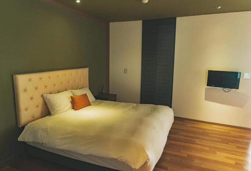 סוויטה משפחתית, Scarboro