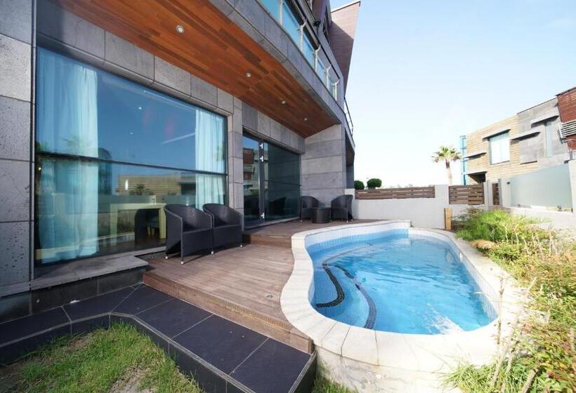 סוויטה משפחתית, Scarboro