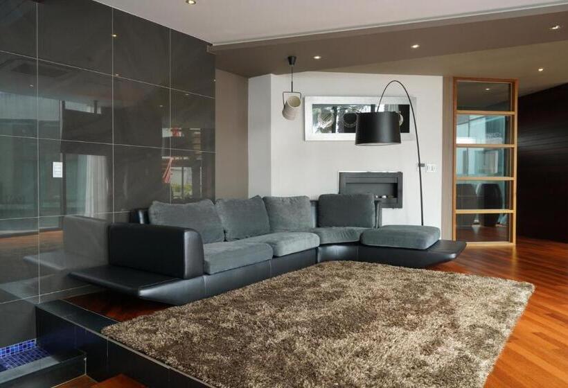 וילה עם חדר שינה אחד ובריכת שחיה, Scarboro