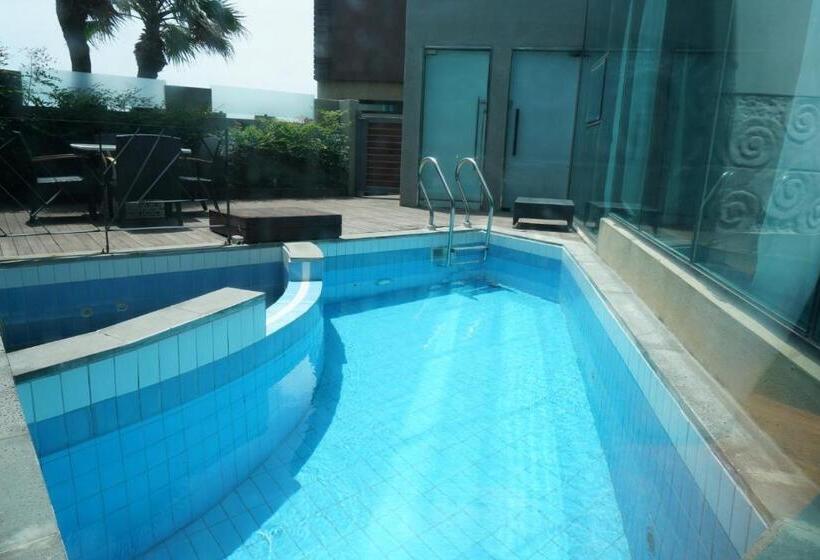 וילה עם חדר שינה אחד ובריכת שחיה, Scarboro