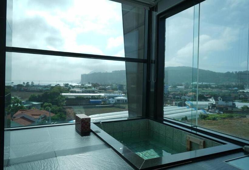 חדר פרמיום, Scarboro