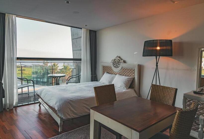 חדר פרמיום, Scarboro