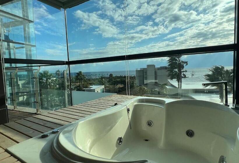 חדר דלוקס נוף לים, Scarboro