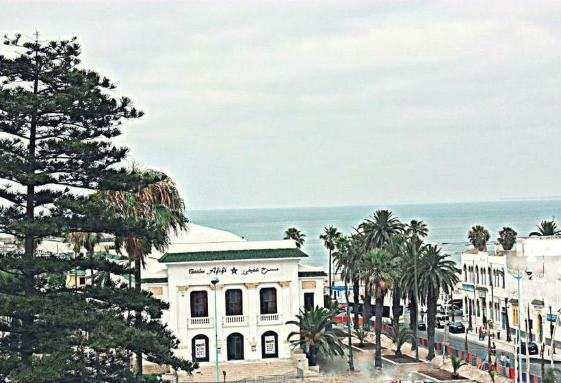 高级大房间, La Place