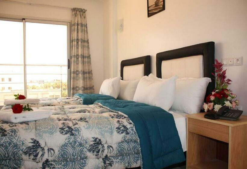 高级大房间, La Place