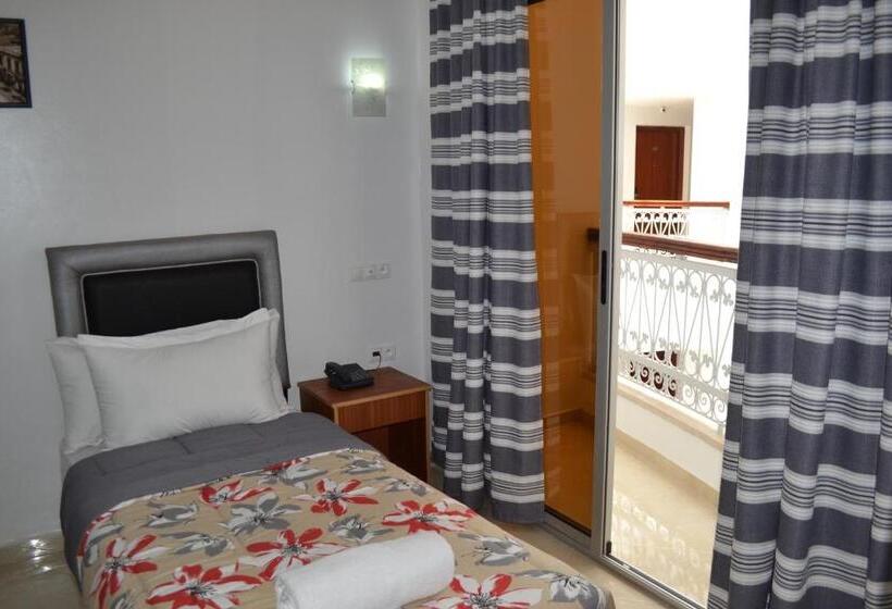 高级大房间, La Place