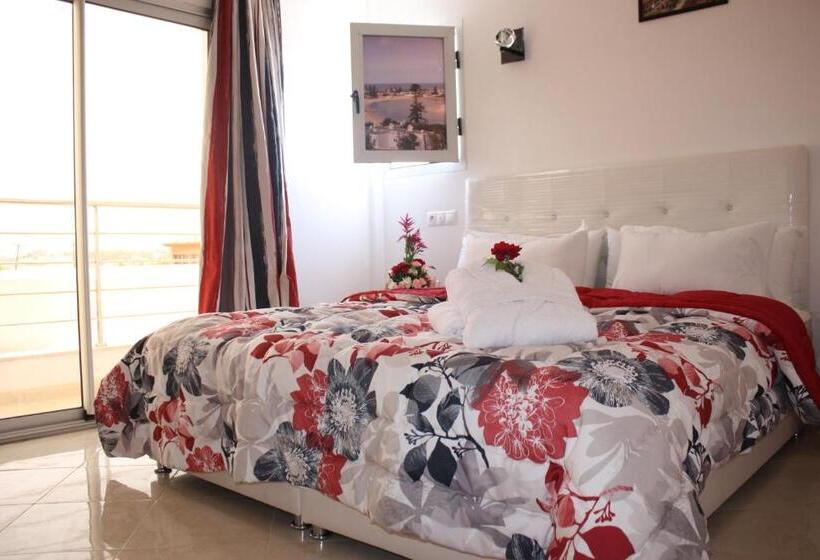 高级大房间, La Place