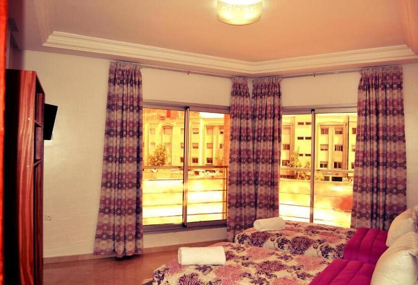 高级大房间, La Place