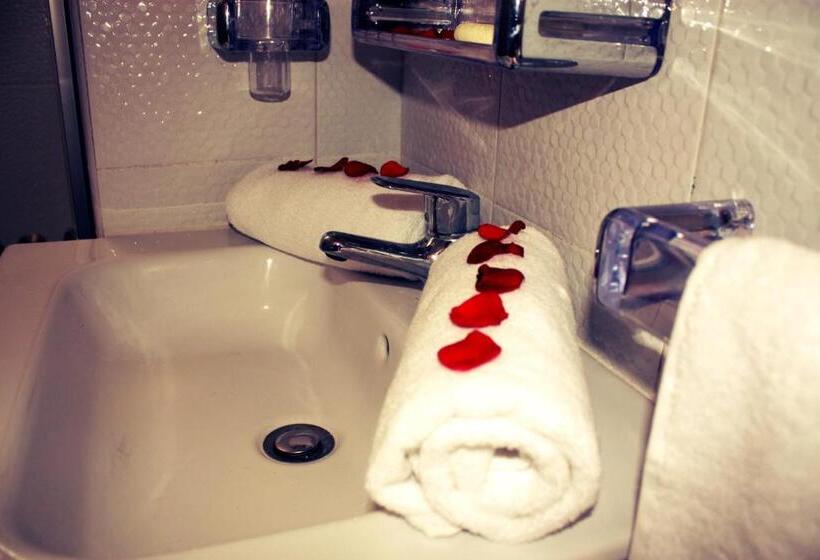 小型套房, La Place