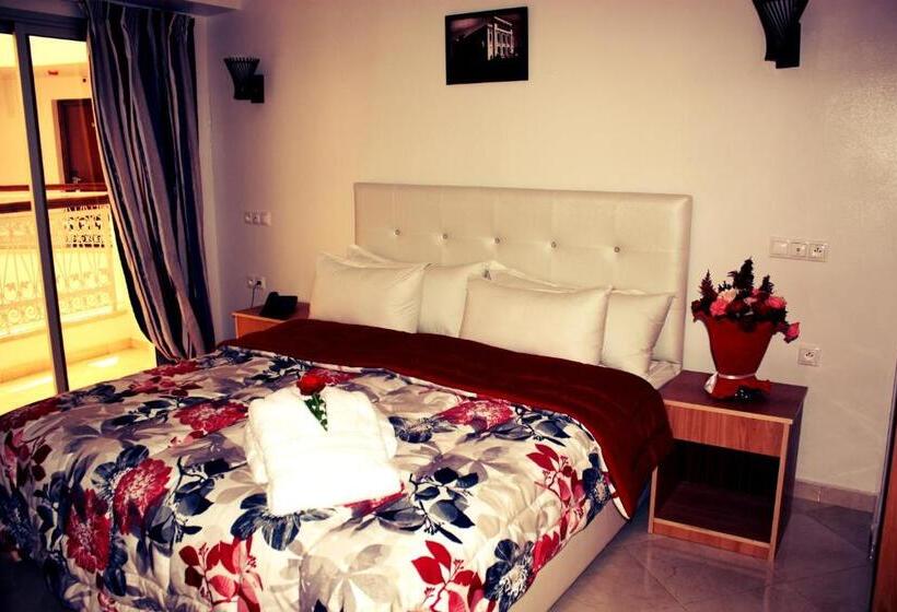 小型套房, La Place