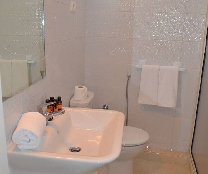 高级大房间, La Place