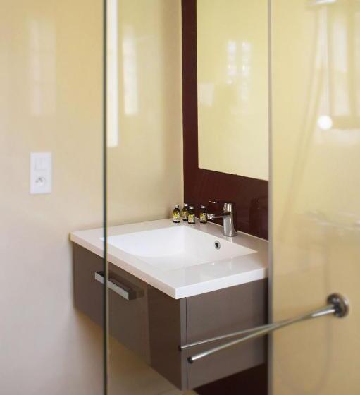 חדר סטנדרט עם מרפסת, Logis Hôtel Restaurant Le Top Du Roulier