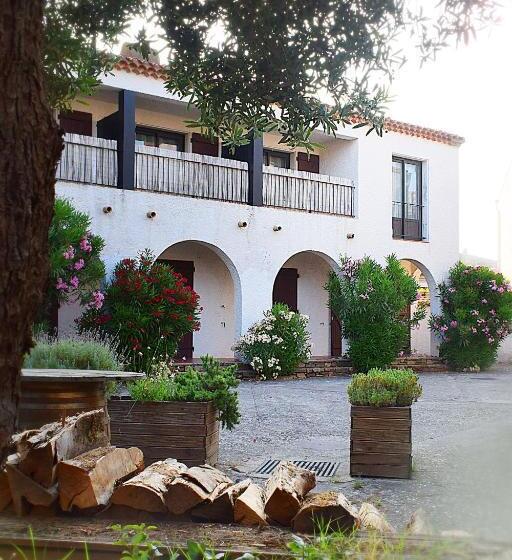 חדר סטנדרט מותאם לאדם עם מוגבלויות, Logis Hôtel Restaurant Le Top Du Roulier