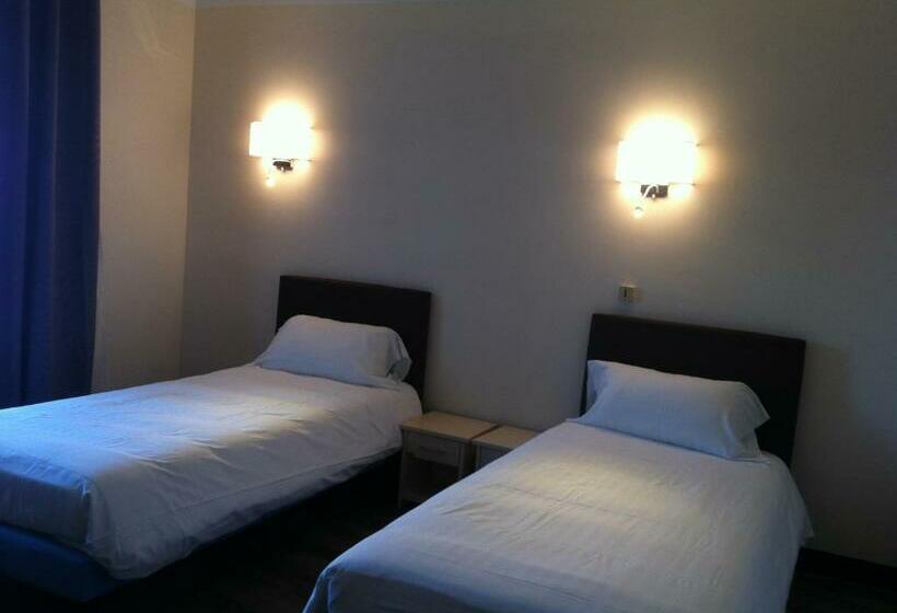 חדר סטנדרט עם מרפסת, Logis Hôtel Restaurant Le Top Du Roulier