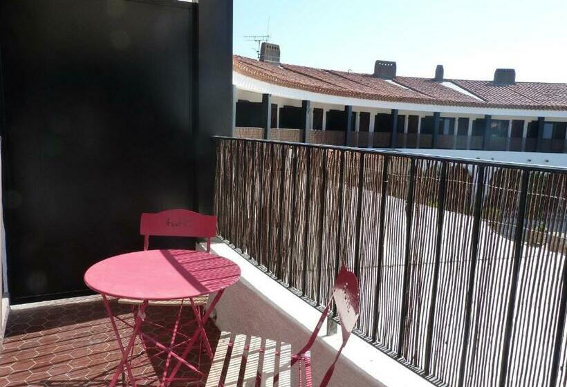 חדר סטנדרט עם מרפסת, Logis Hôtel Restaurant Le Top Du Roulier