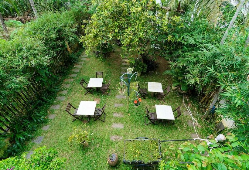 Deluxe room with river view, Riverside Oasis Villa