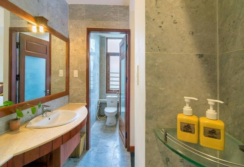 Deluxe room with river view, Riverside Oasis Villa