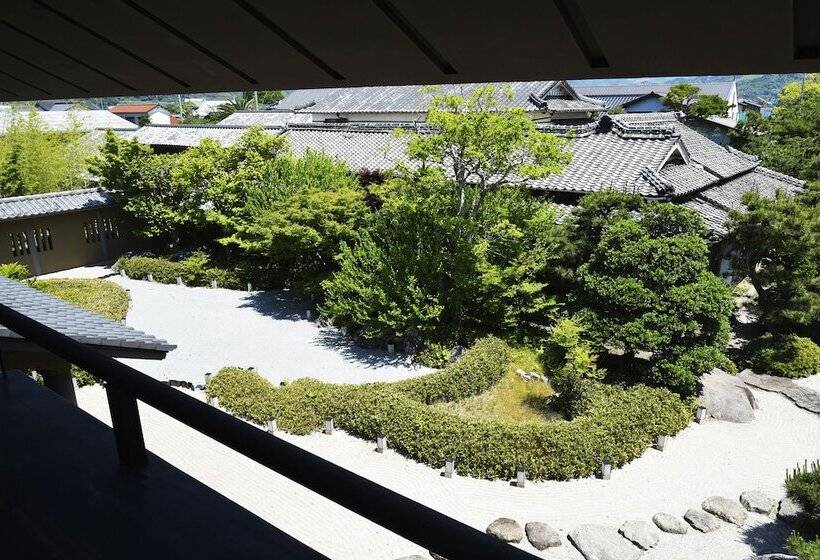 Люкс Вид на Сад, Shioyu Naginoto