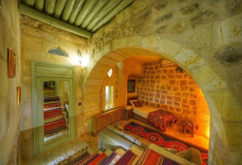 스위트 킹사이즈 침대, Takaev Cave House