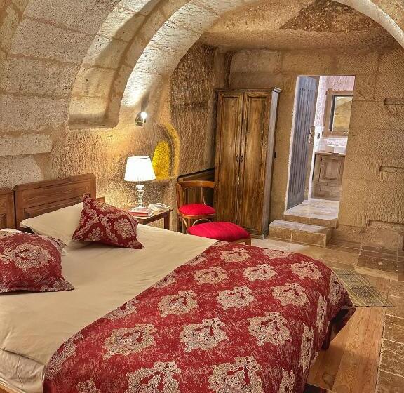 اتاق استاندارد, Takaev Cave House