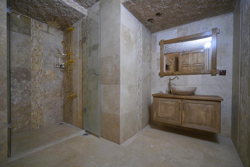 اتاق استاندارد, Takaev Cave House