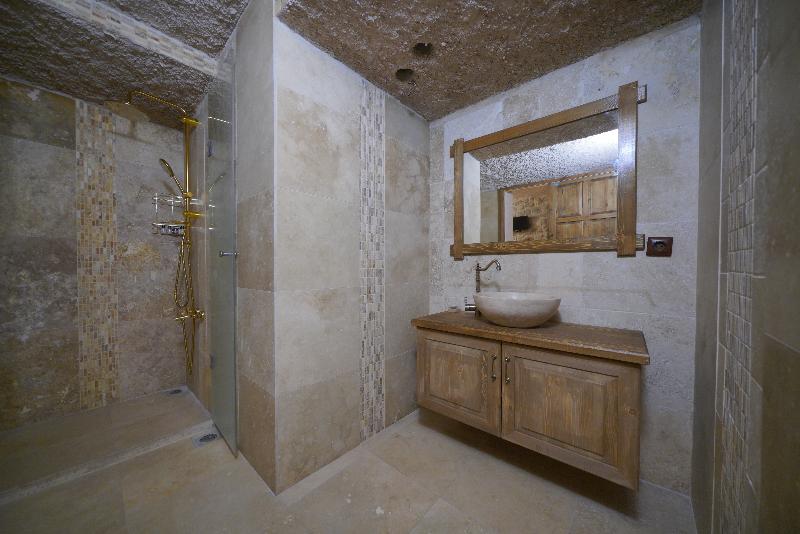 اتاق استاندارد, Takaev Cave House