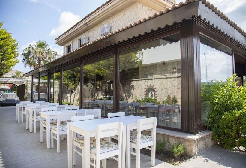 غرفة ديلوكس, Teddy Alaçatı