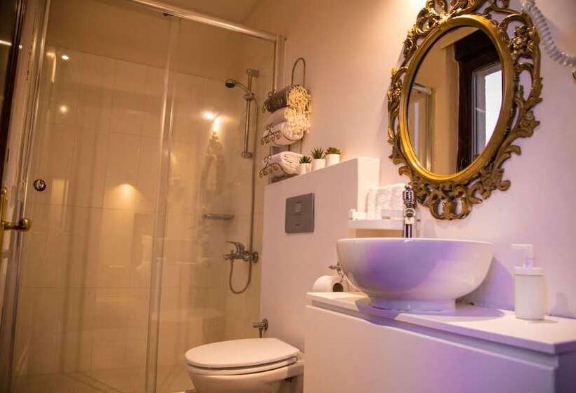 غرفة ديلوكس, Teddy Alaçatı