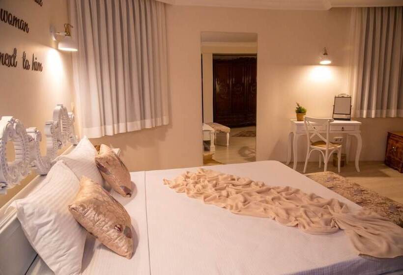 غرفة ديلوكس, Teddy Alaçatı