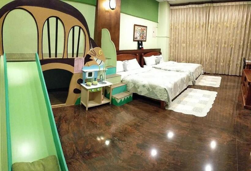 חדר סופריור לארבעה, Zhong Shan 330