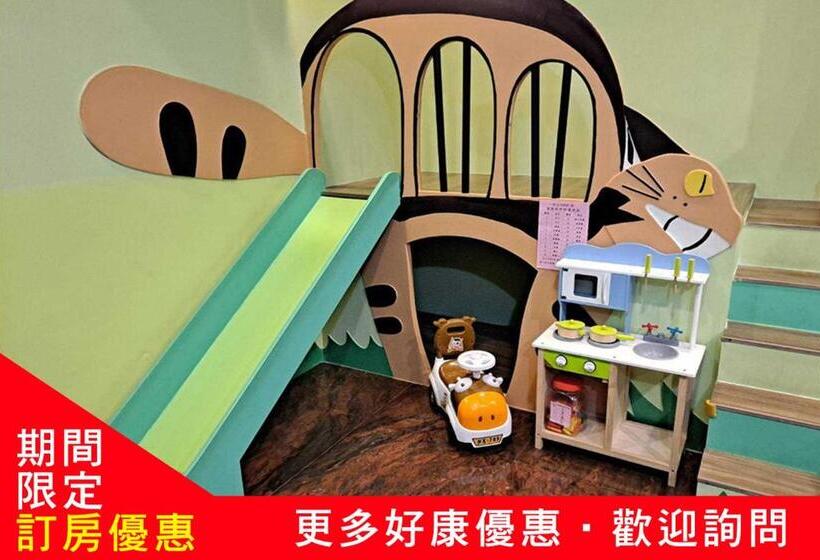 חדר סופריור לארבעה, Zhong Shan 330