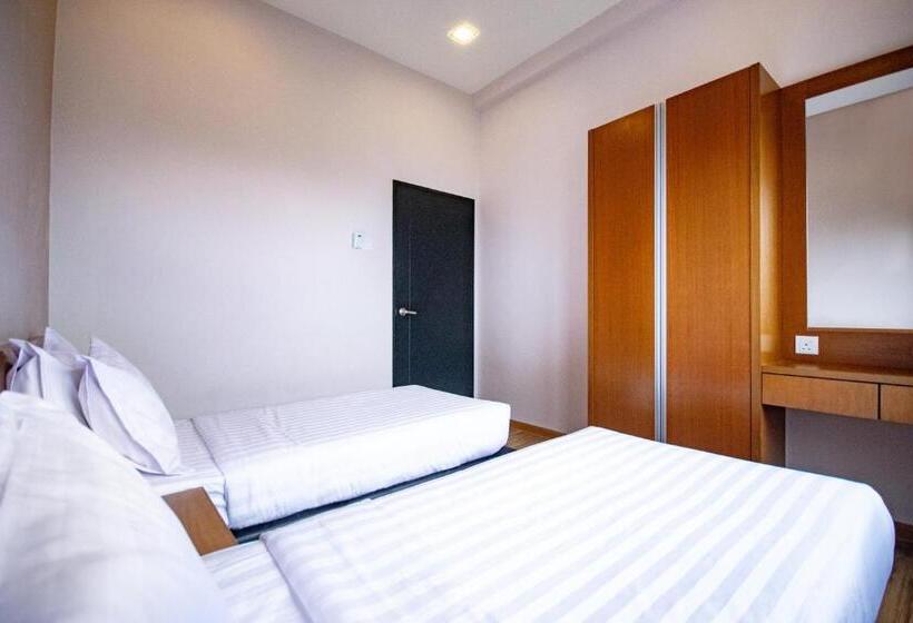 דירת שלושה חדרים, Nova Highlands