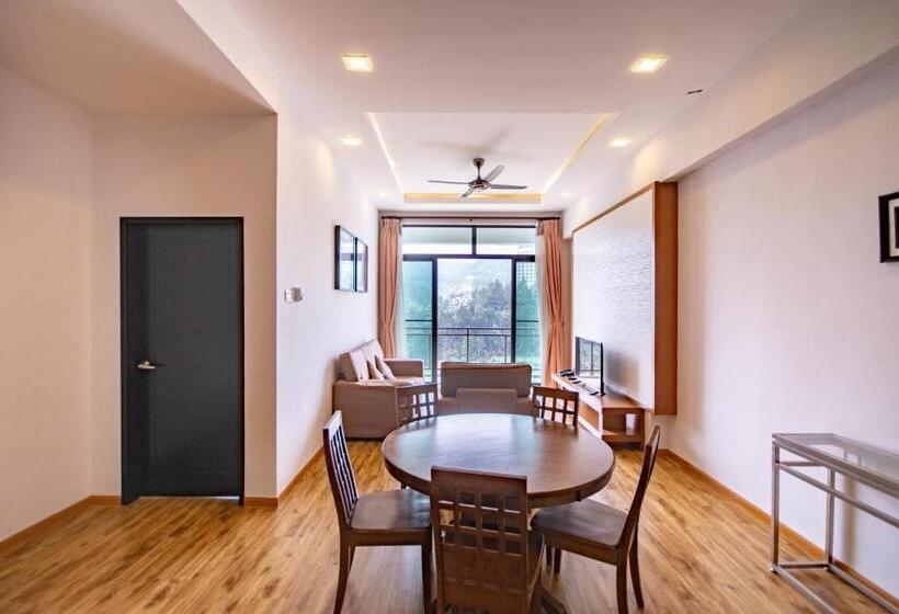 דירת שלושה חדרים, Nova Highlands