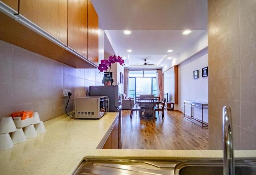 דירת שלושה חדרים, Nova Highlands