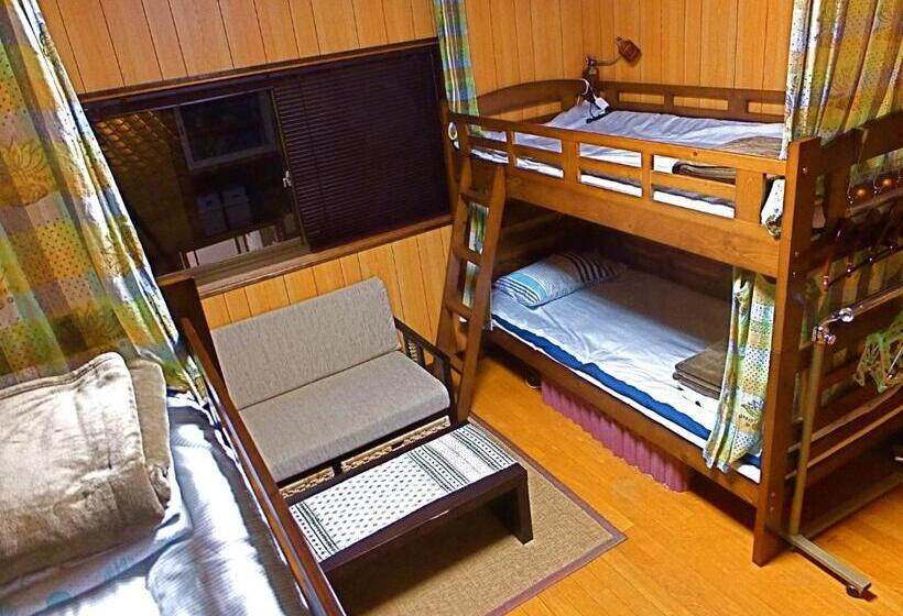 سرير فى غرفة مشتركه, Aoshima Guesthouse Hooju