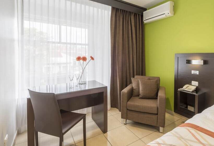 이그제큐티브 스위트, Residence Inn Suites Cristina