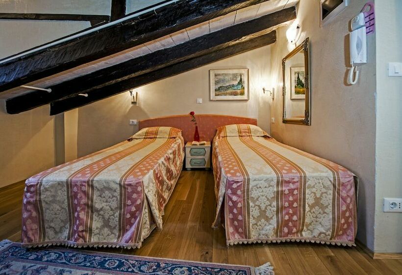 Номер Стандарт в Мансарде, Residence Marco Polo