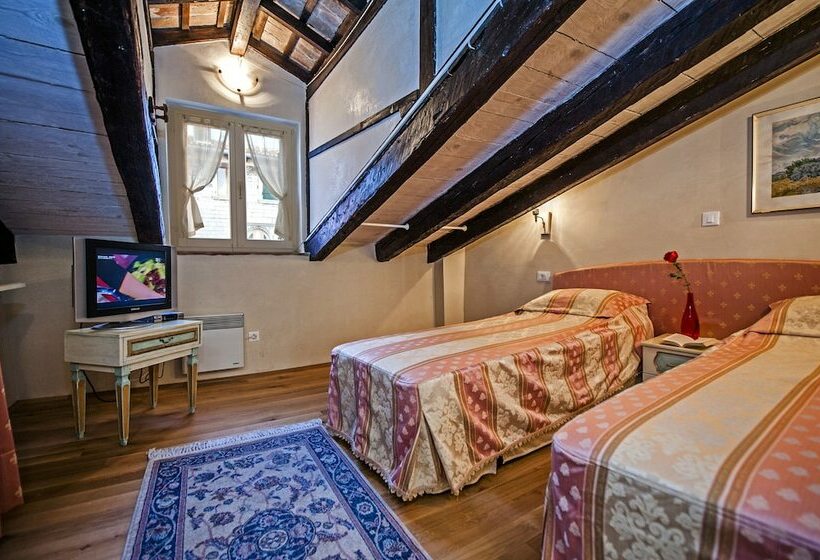 Номер Стандарт в Мансарде, Residence Marco Polo