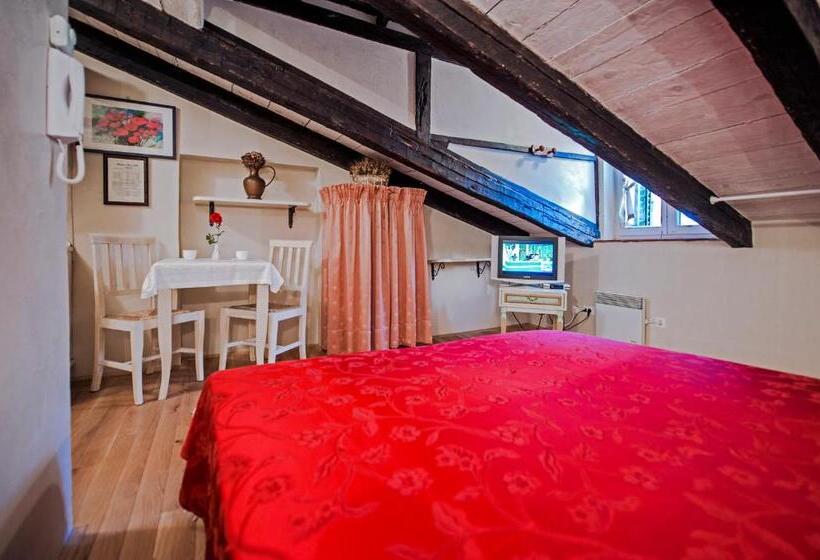 Номер Стандарт в Мансарде, Residence Marco Polo