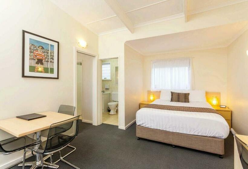 غرفة عائلية, The Club Motel And Apartments