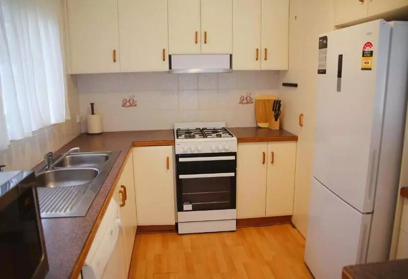 ویلای لوکس 1 خوابه, The Club Motel And Apartments