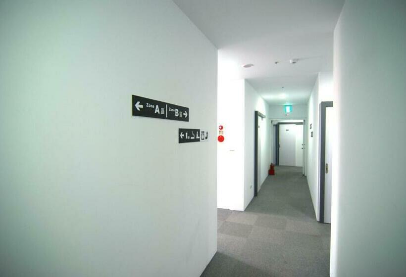 اتاق استاندارد با سرویس بهداشتی مشترک, Inn Cube Ximen