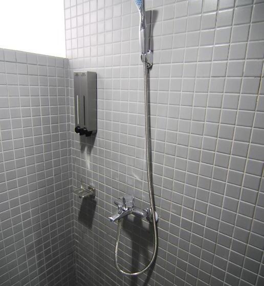 اتاق استاندارد چهارنفره با سرویس بهداشتی مشترک, Inn Cube Ximen