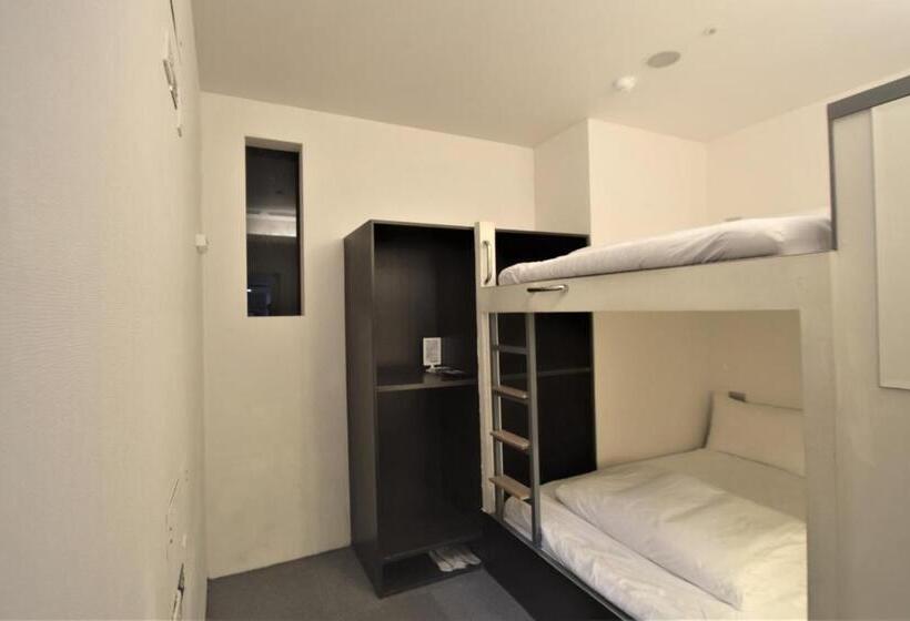 اتاق استاندارد چهارنفره با سرویس بهداشتی مشترک, Inn Cube Ximen