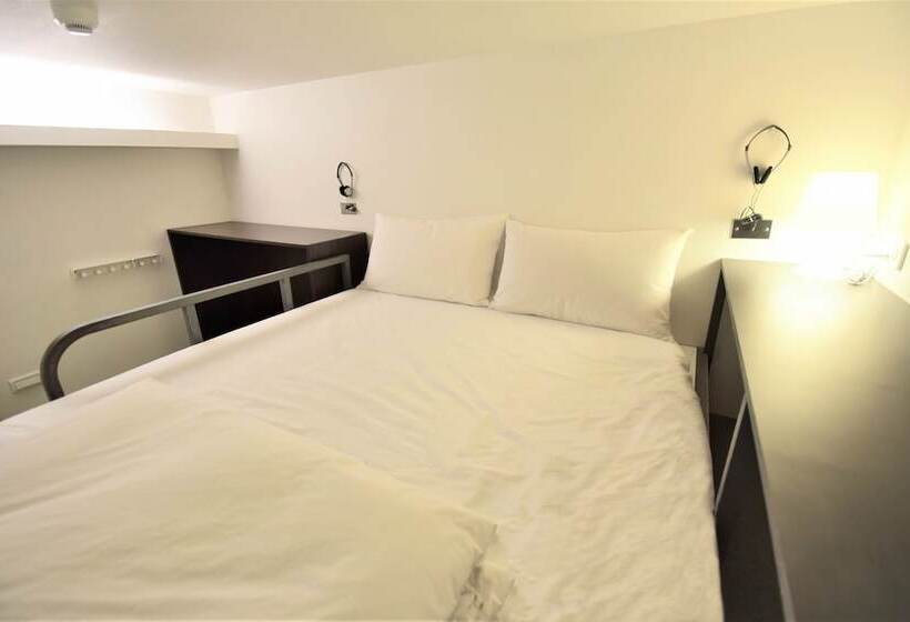 اتاق استاندارد سه تخته با سرویس بهداشتی مشترک, Inn Cube Ximen